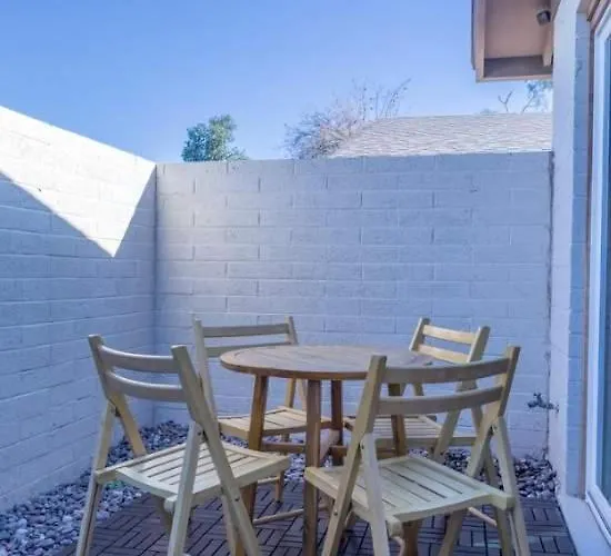 Holiday home Cozy Townhouse With Community Pool Heart Of Near Asu Tempe